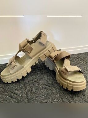 Palladium Chunky Platform Sandals